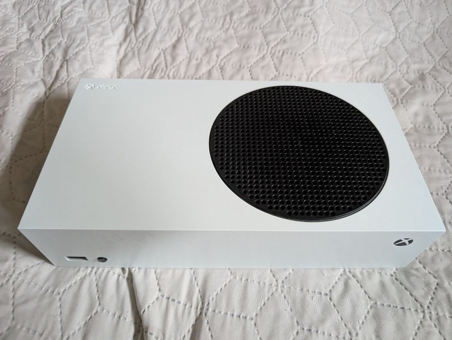 Xbox series S 512 GB z padem w idealnym stanie