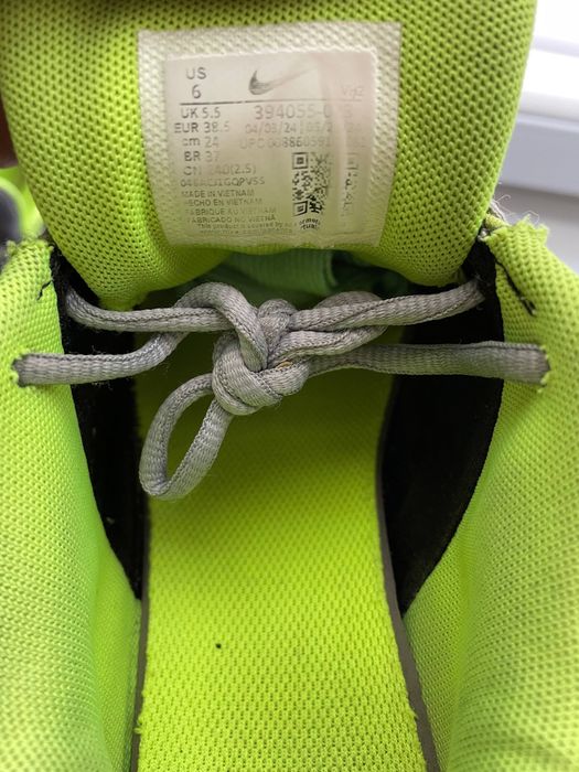 Продам кросівки Nike initiator