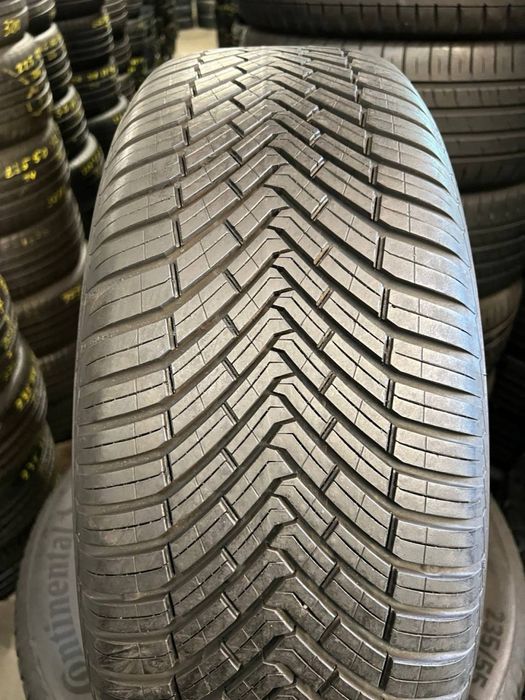 Шини Всесезонні 235х55хR19 Continental AllSeasonContact / 4 шт 85-95% Протектор