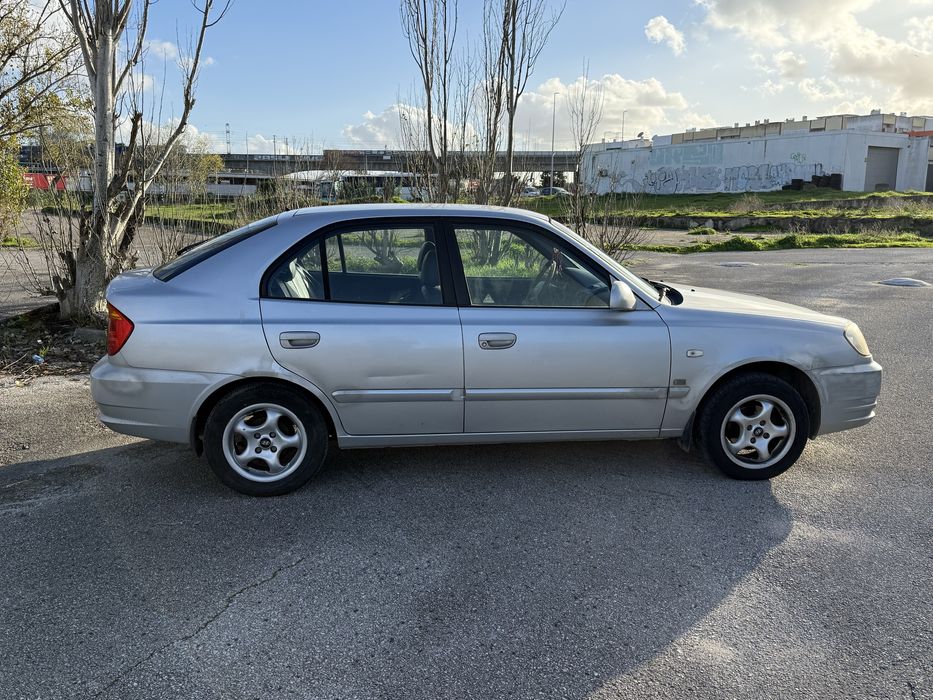 Hyundai accent 200464846428950786122