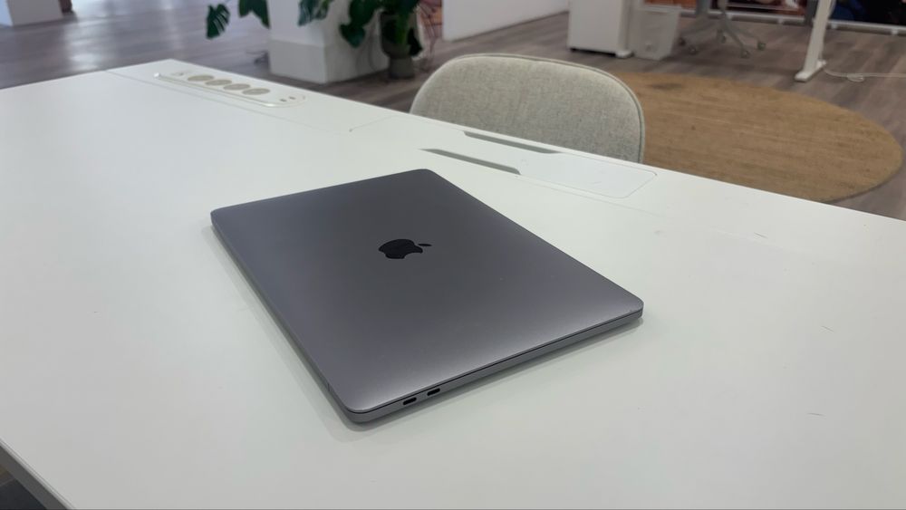 MacBook Pro 13” (2019) – i5 Quad-Core