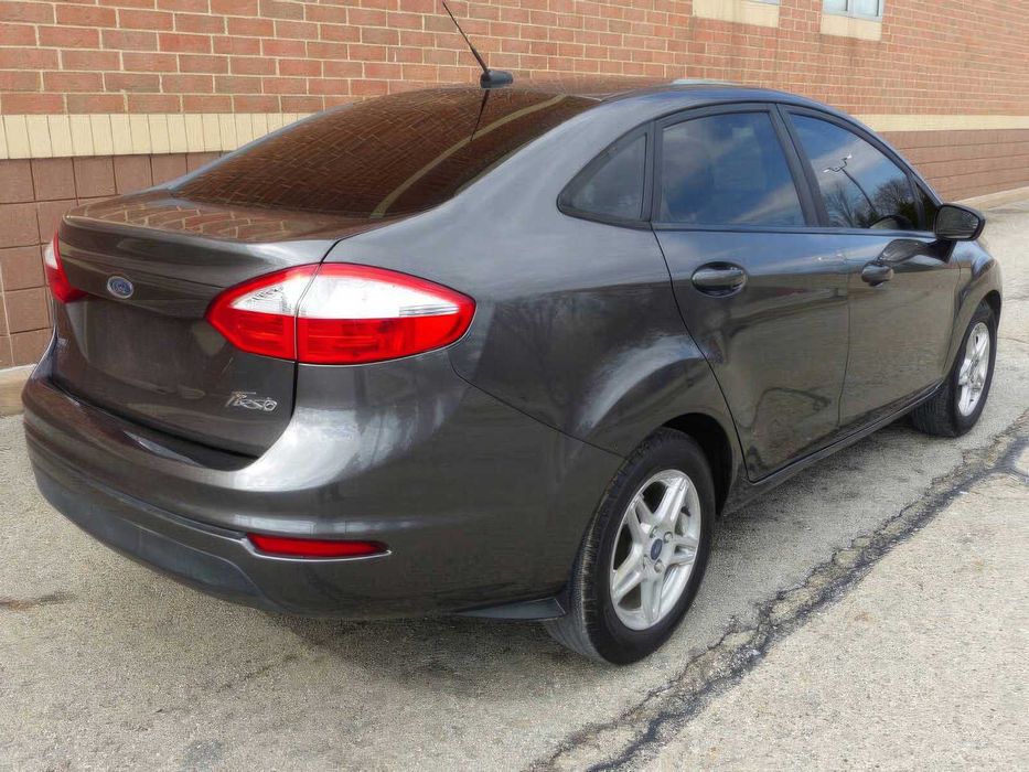 Ford Fiesta SE      2017