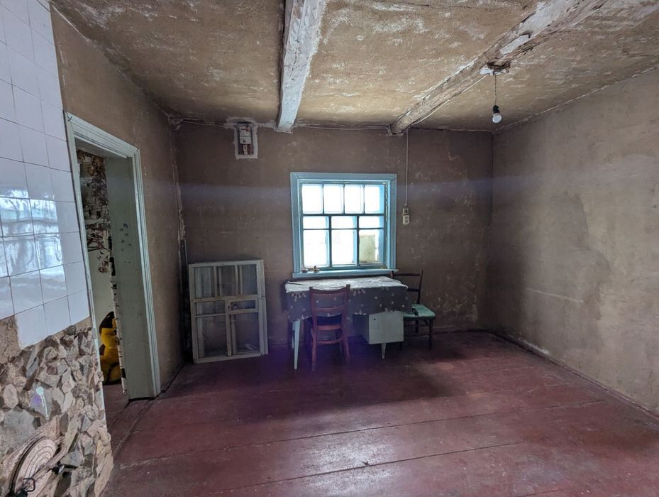 Продаж будинку не далеко від центру та річки смт. Володарка