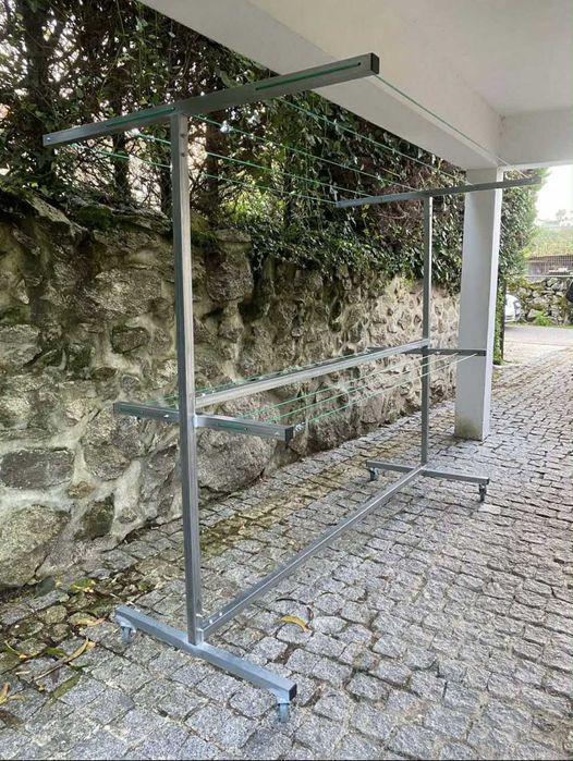 Estendal com rodas