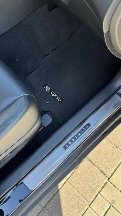 Продам Infinity QX50