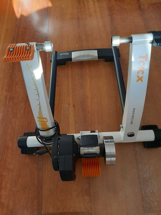 Rolo Treino bicicleta Tacx Flow Smart
