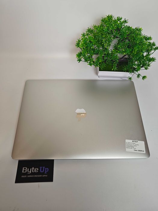 Apple MacBook Pro 15" (A1990, 2018) – i9 / 32GB RAM / 1TB SSD | ByteUp