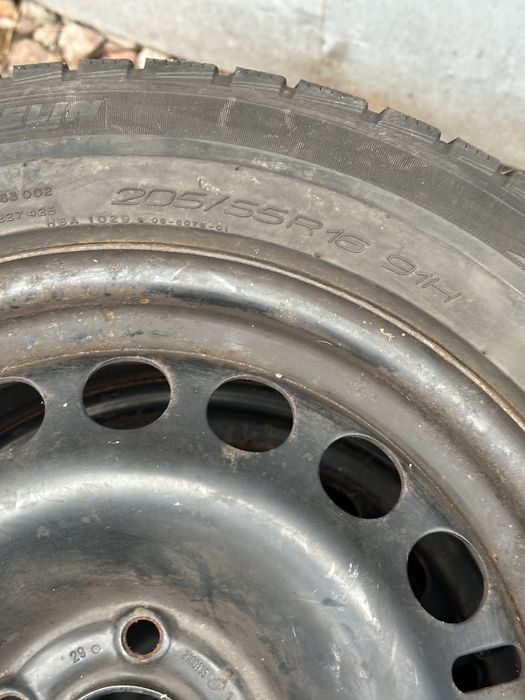 Зимова Гума Резина 205 55 R16 є інші варіанти від R14 до R18