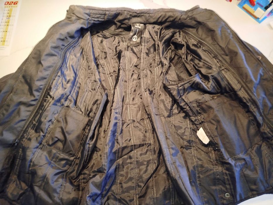 Casacos de mota Sweep, Casa das Peles