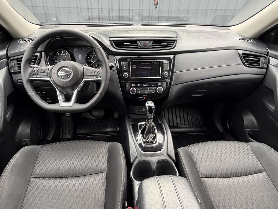 Nissan Rogue SV 2017 рік