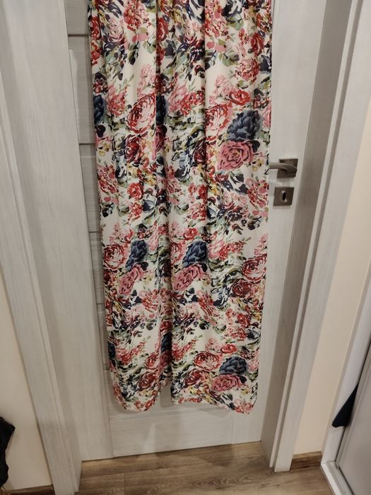 Długa sukienka w kwiaty