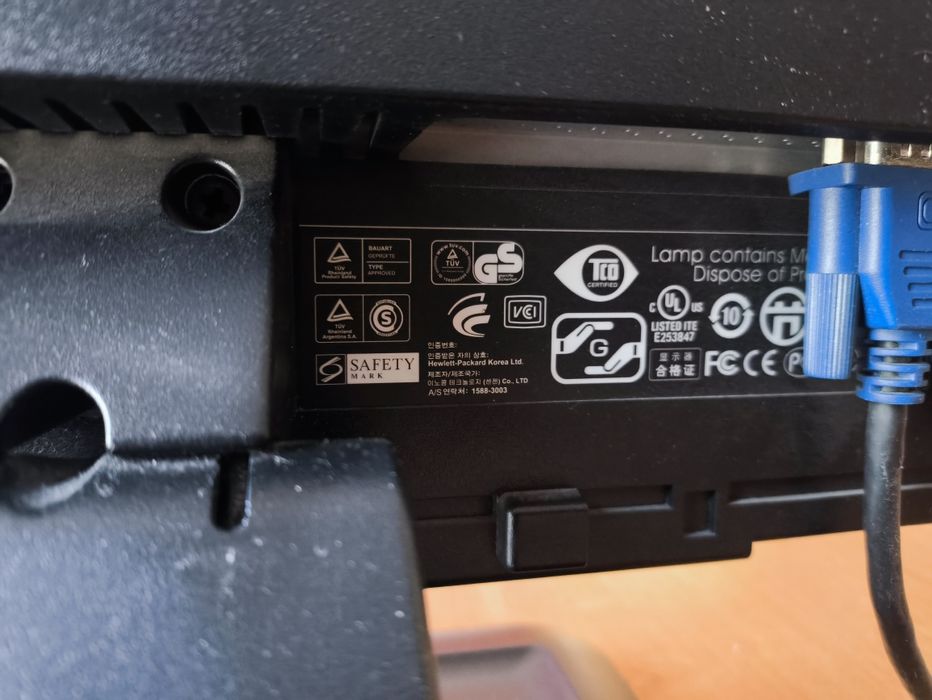 Sprzedam monitor komputerowy