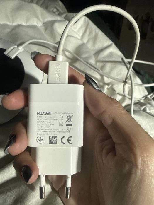 Зарядное безпроводное устройство Belkin Qi Wireless F8M747 блок Huawei