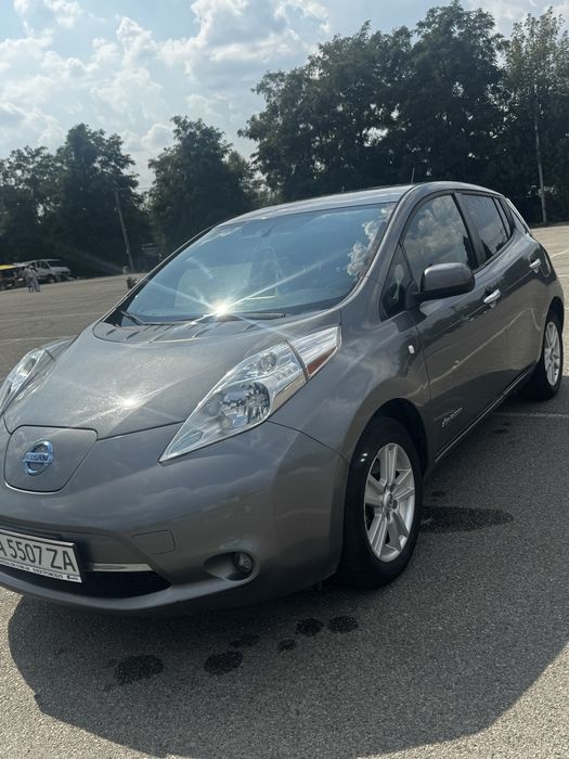 Продам Nissan Leaf 2016