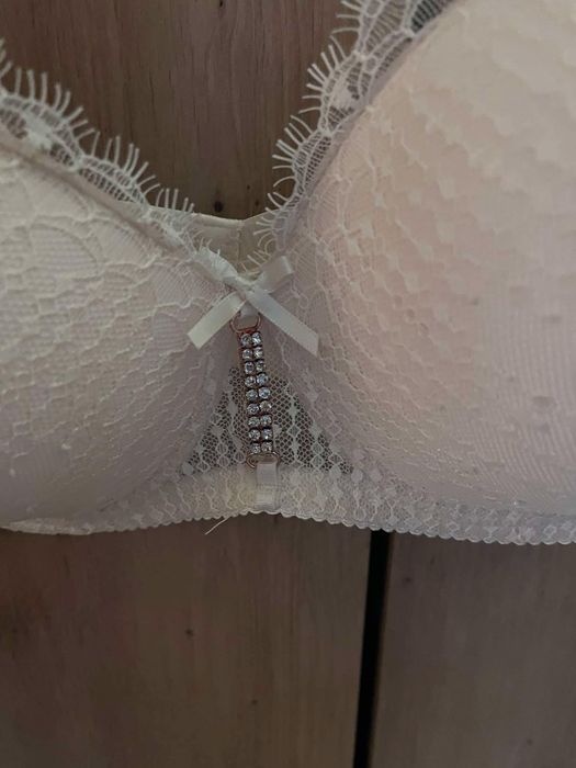 Biustonosz 100d nowy