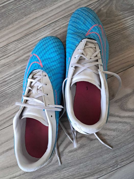 Buty do piłki nożnej korki rozm 42-43 Nike