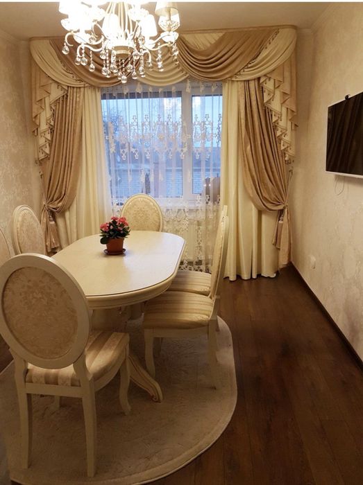 Штори з ламбрекенами