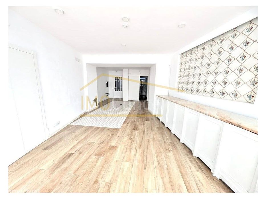 Loja/ possibilidade de afectação p/ habitação II Torres Novas