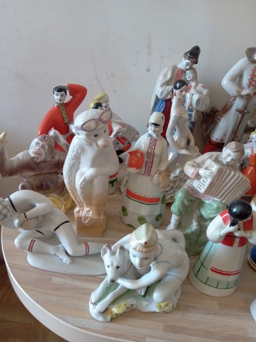 Статуэтка фарфор фигурка