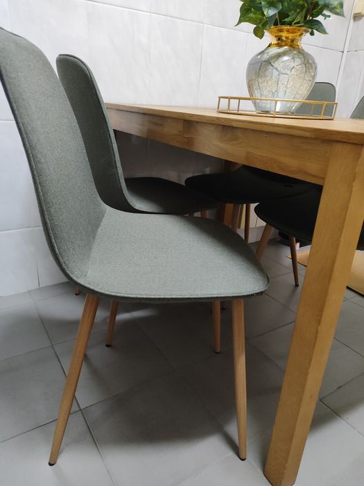 Conjunto de mesa + 4 cadeiras