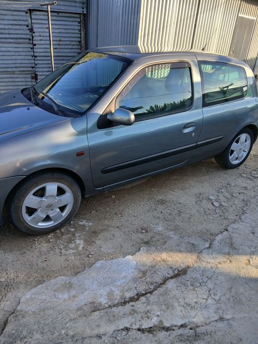 Vende se Renault clio