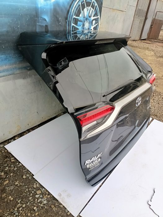 Toyota Rav4 кришка багажника
