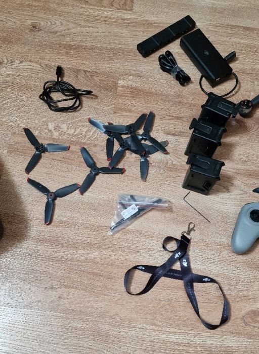 Dron dji fpv fly combo