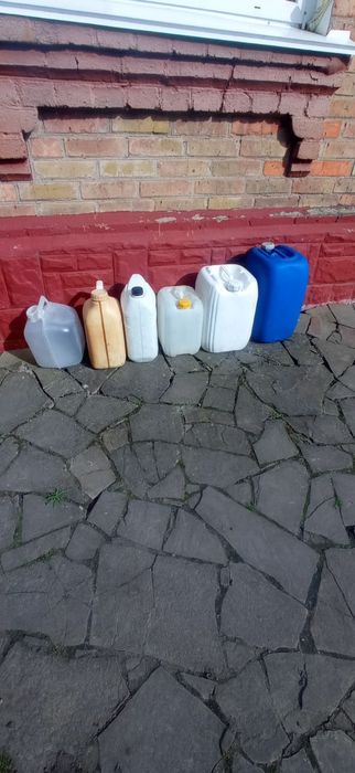 Каністри пластикові