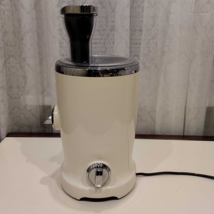 Соковыжималка , фрешница, соковитискач Novis (Швейцария)