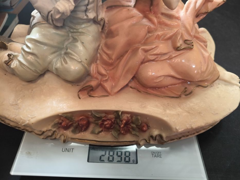 Estatueta Romântica - Cena Rococó/Neoclás.(Casal).
Linda estatueta dec