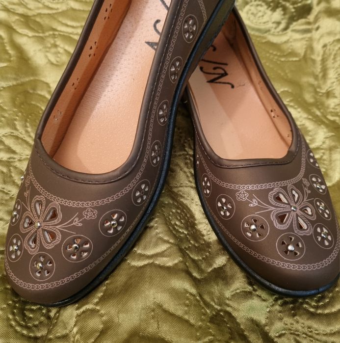 Buty r. na metce 41 są 39 półbuty  czółenka balerinki półbuty czółenka
