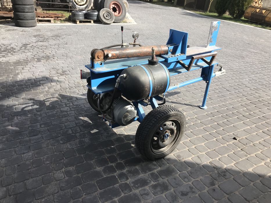 Wynajem łuparki hydraulicznej  do drewna