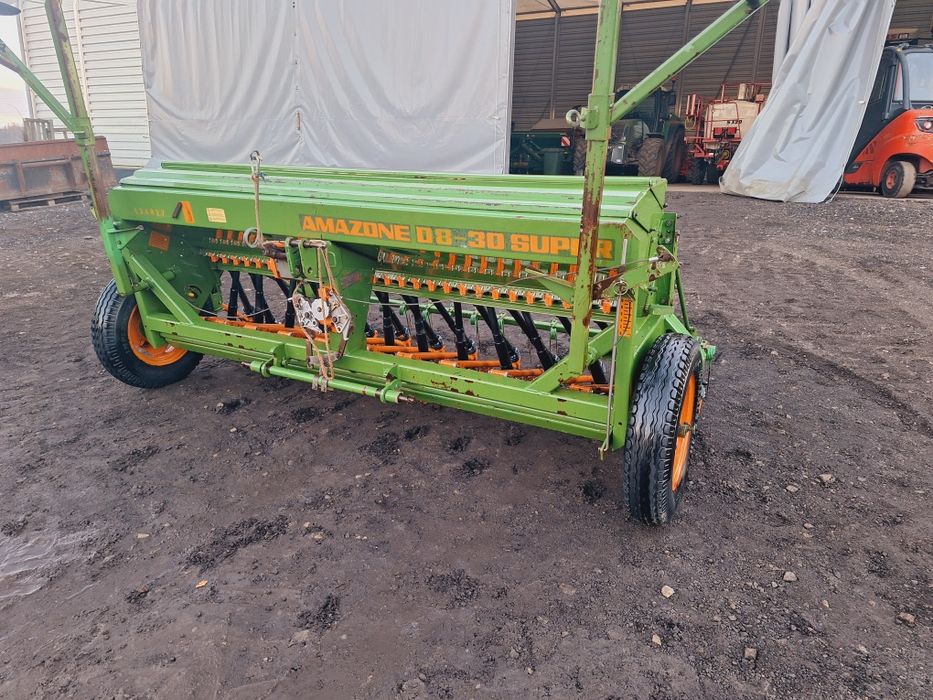 Siewnik zbożowy Amazone D8 Super 3m  stan bdb nie Hassia