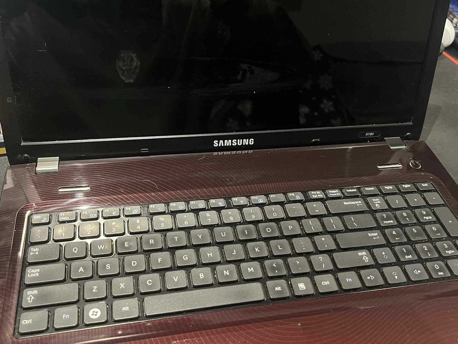 Laptop Samsung R780