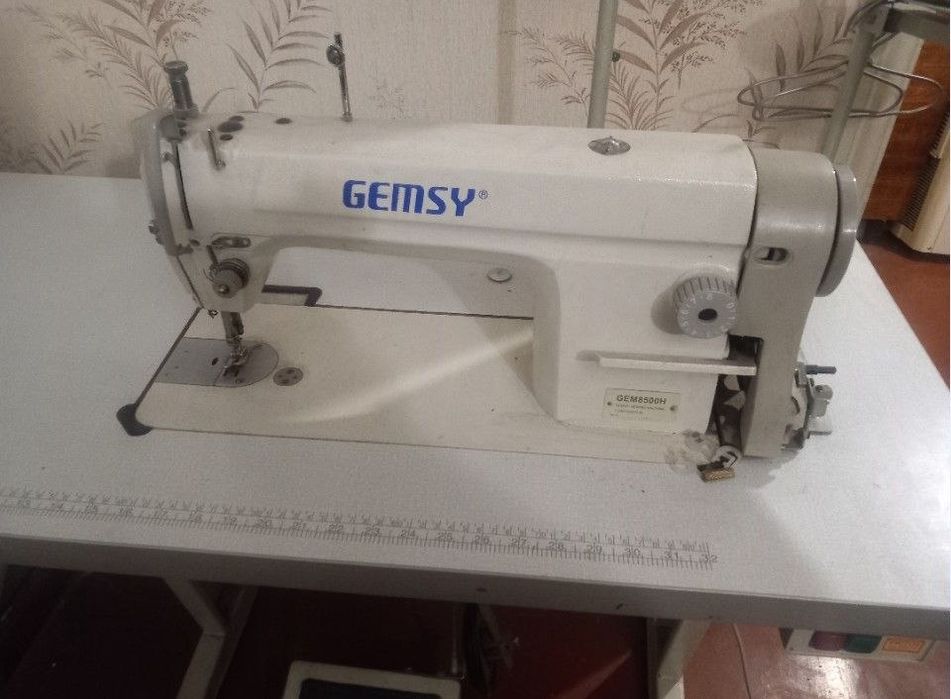 Швейна машинка GEMSY GEM8500H в ідеальному стані
