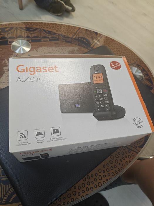 Gigaset A540 IP (беспроводной IP/DECT-телефон).