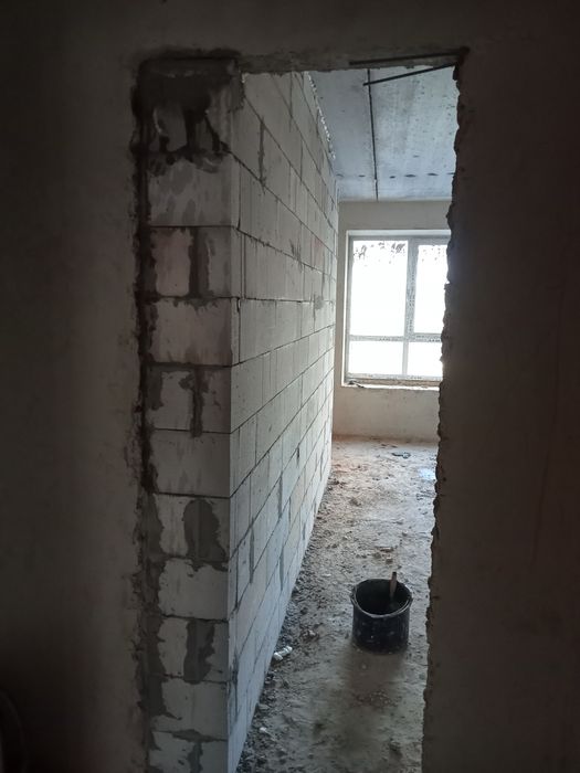 Мурування стін,  штукатурка.