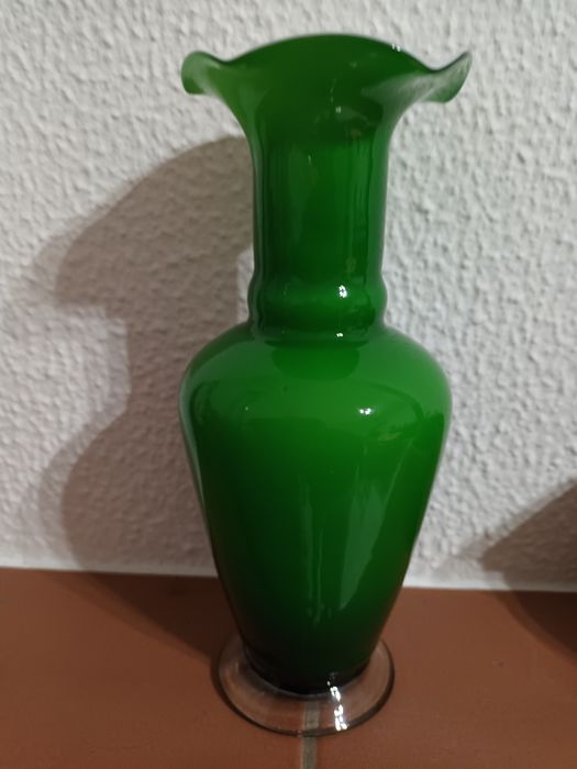 Jarra em vidro double verde/branco