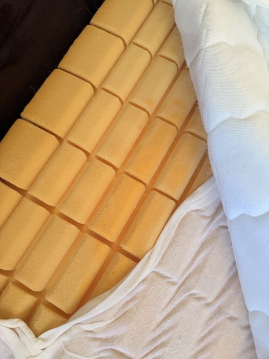 Lóżko z materacem 160x200