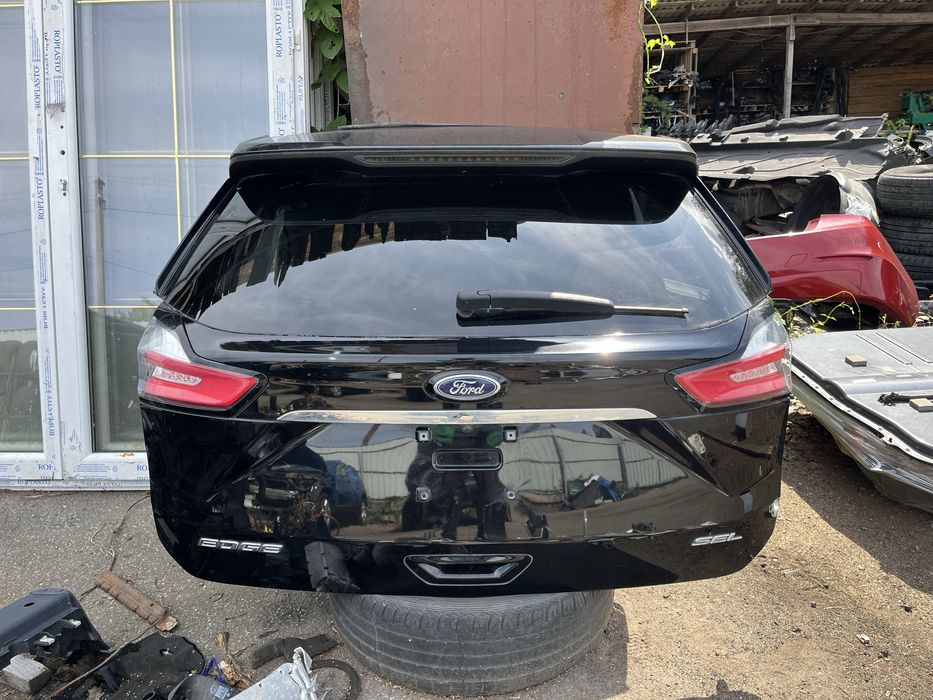 Кришка багажника   Ford Edge 2019   Колір: UM (чорний металік)