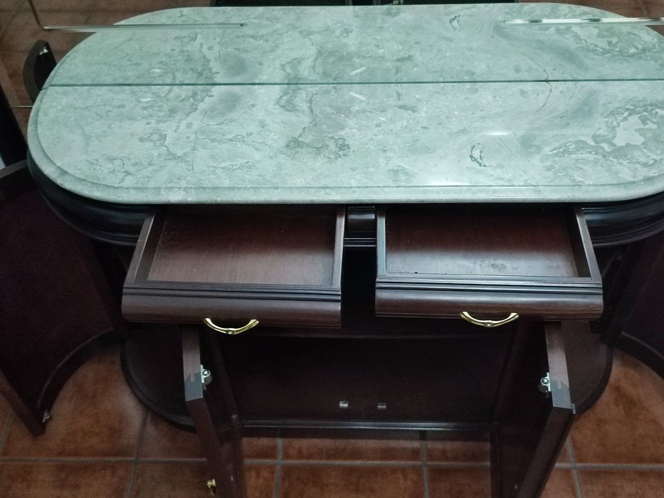 Móvel para hall de entrada com espelho