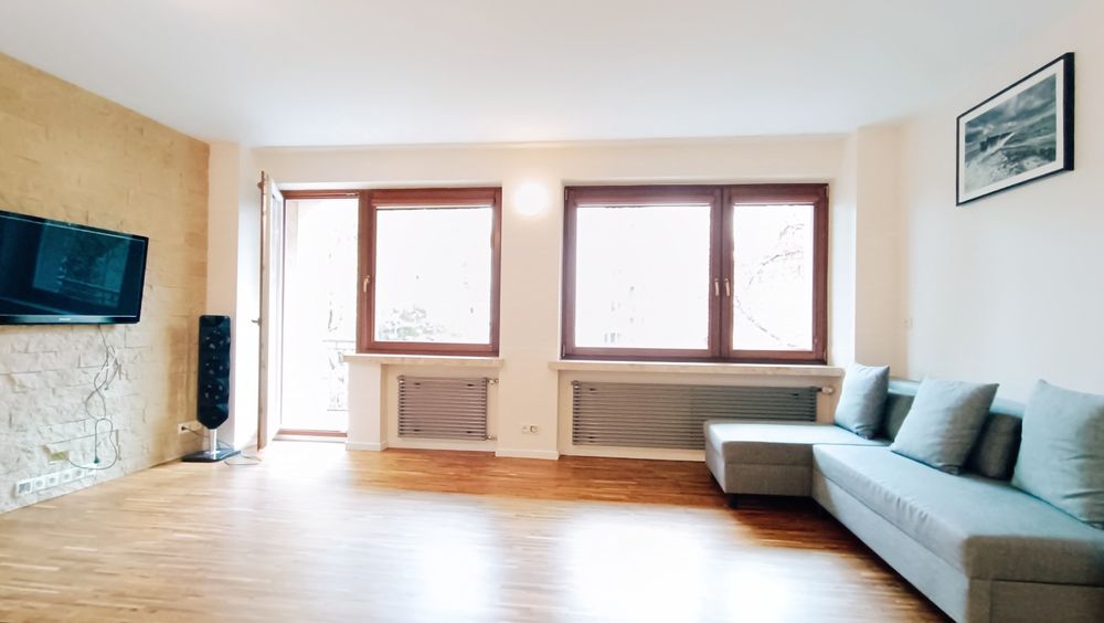 Piękna jasna kawalerka na Powiślu, duży balkon