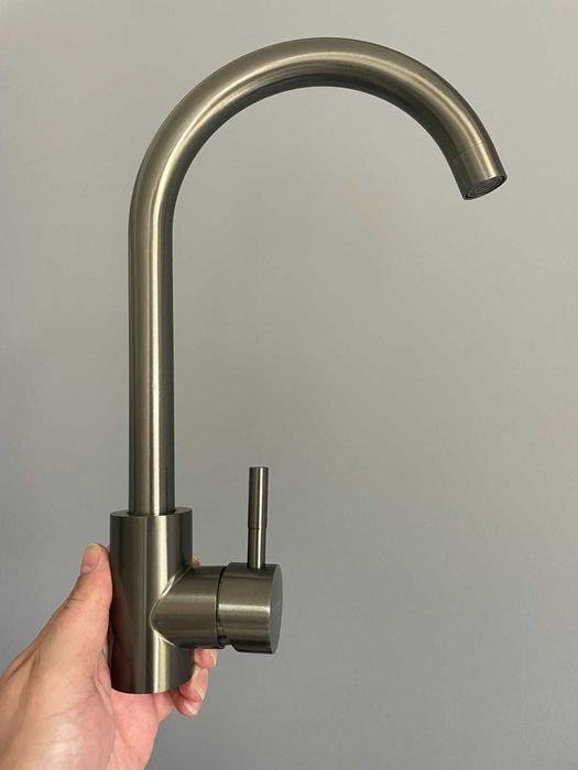 Мойка Lidz 5050 см черная и смеситель для кухни Kraft, черный