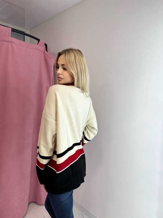 Стильний жіночий світшот зі смугами