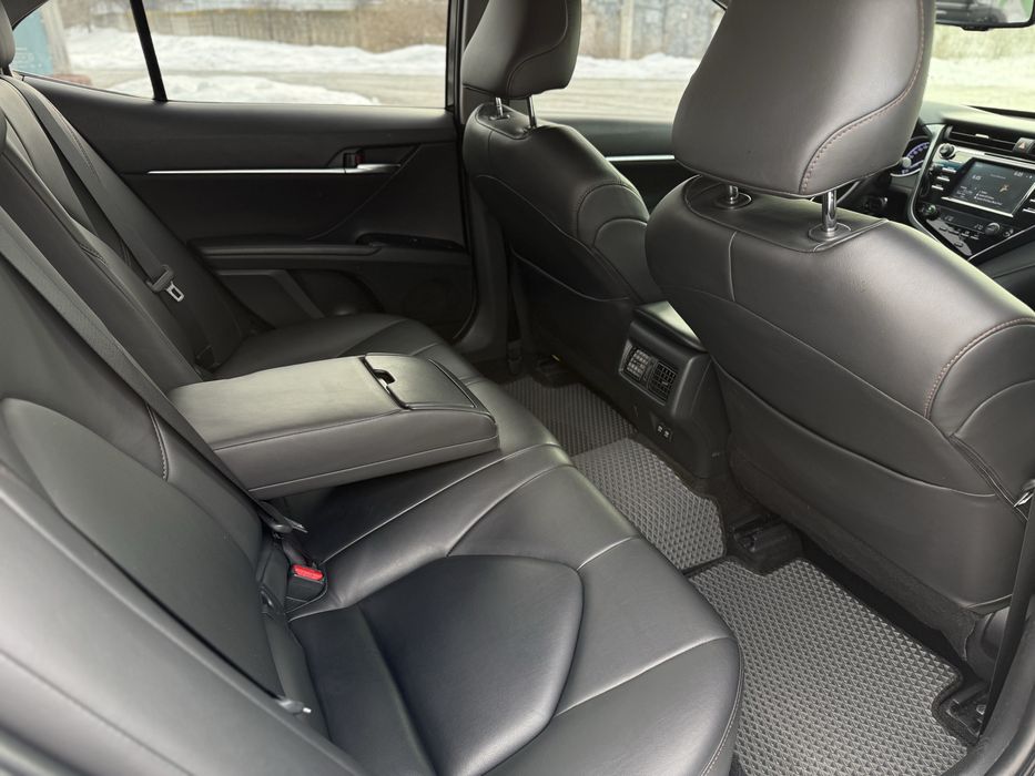 Toyota Camry official