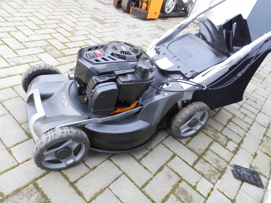 Kosiarka spalinowa STIGA TWINCLIP 55 -napęd