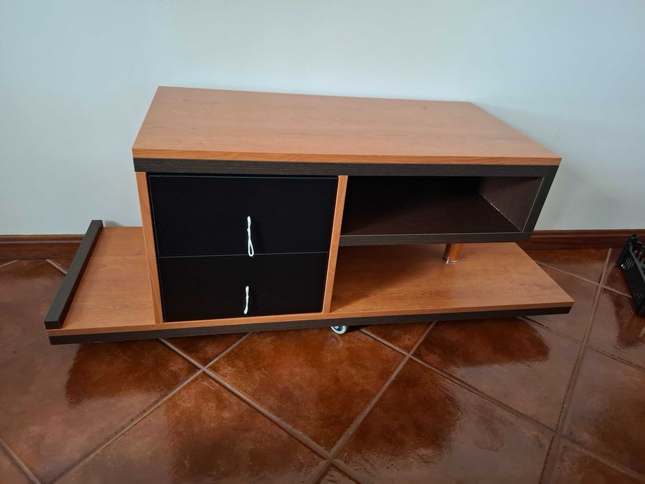 Mesa de centro com rodas