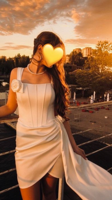 Продам платье с корсетным верхом