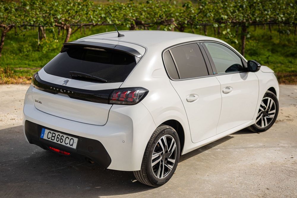 Peugeot 208 imaculado super economico