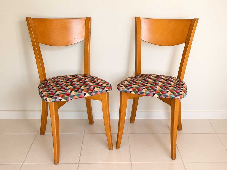 Mesa de cozinha extensível + 2 cadeiras com estofo novo